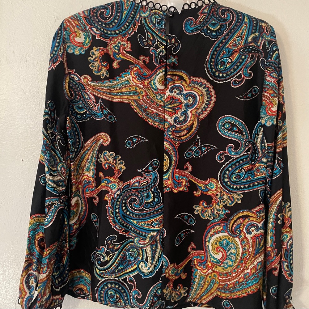 J.Crew Black Silk Paisley Blouse Picot Trim Button Back Size 2 - Picture 8 of 9